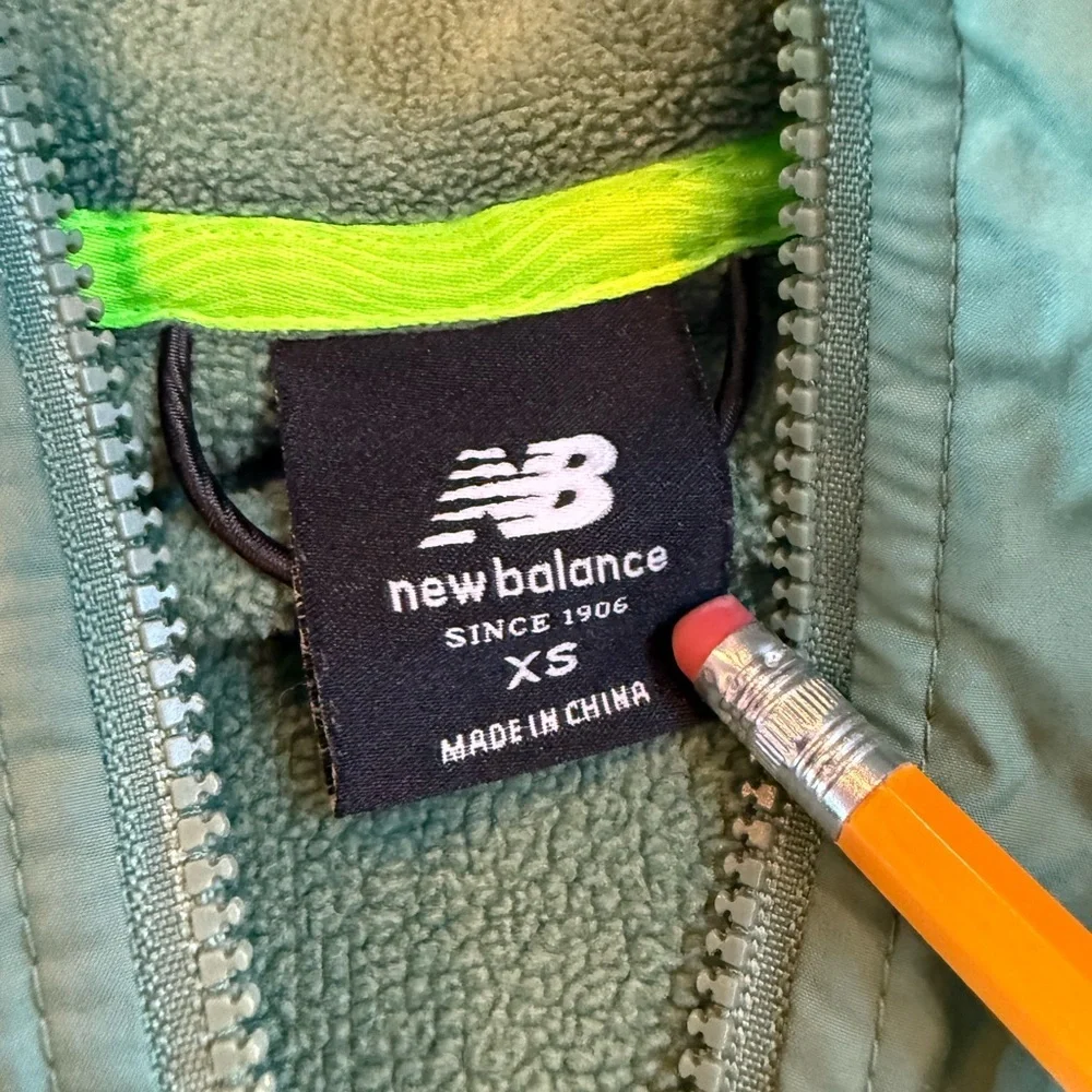 New Balance XS Green Women’s Half Zip Fleece Pullover - Picture 6 of 10